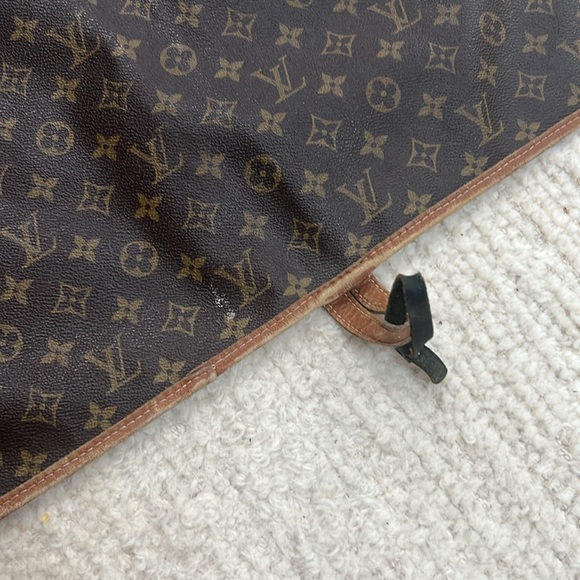 Louis Vuitton Garment Bag - Picture 12 of 13